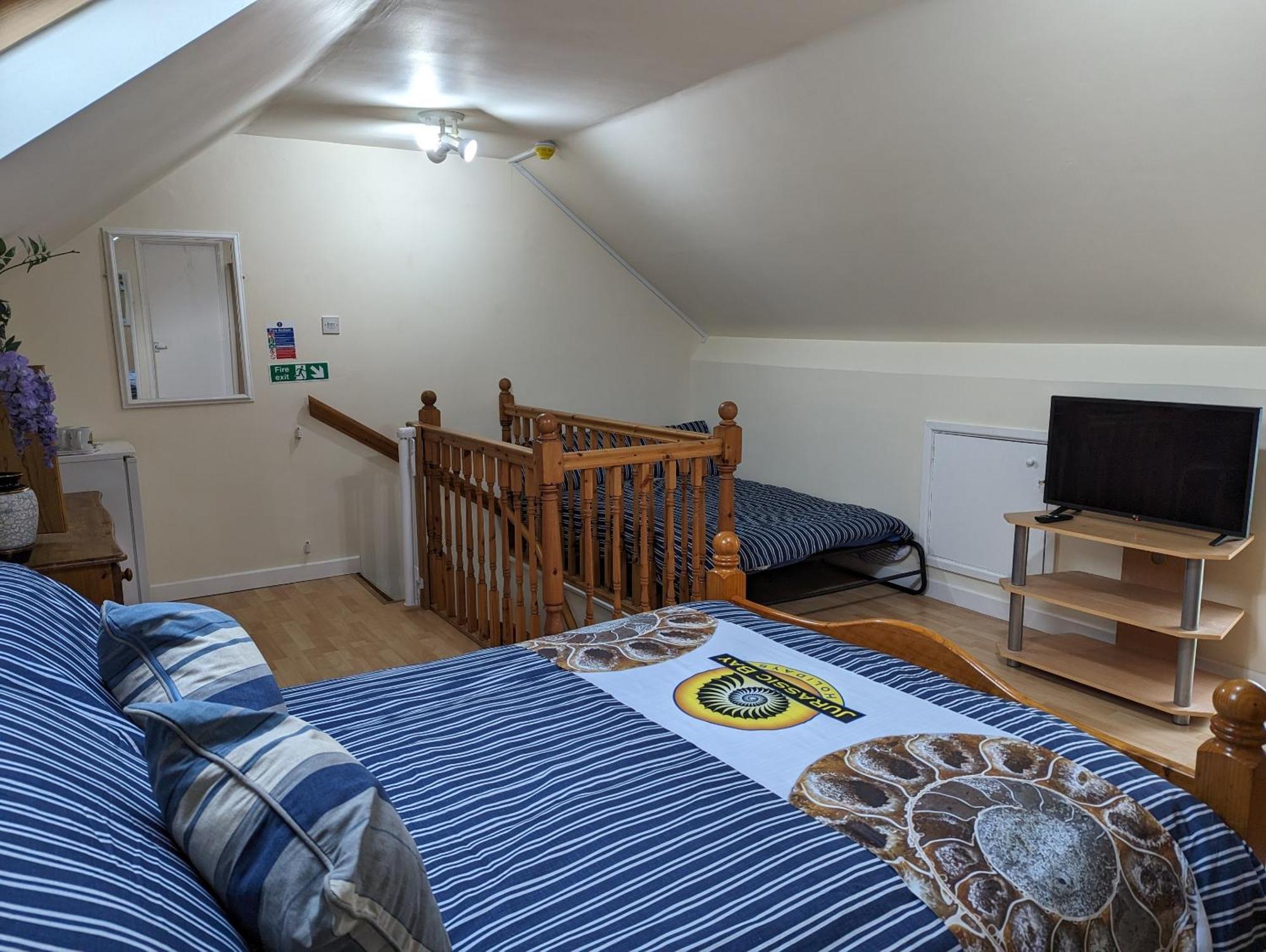 Jurassic Bay Holidays Уэймут Номер фото